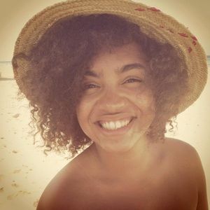 Meet your Posher, Estelle